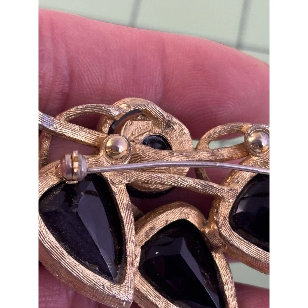 Vintage CAPRI Brooch Pin Black  Glass Goldtone Leaf Branch  2”